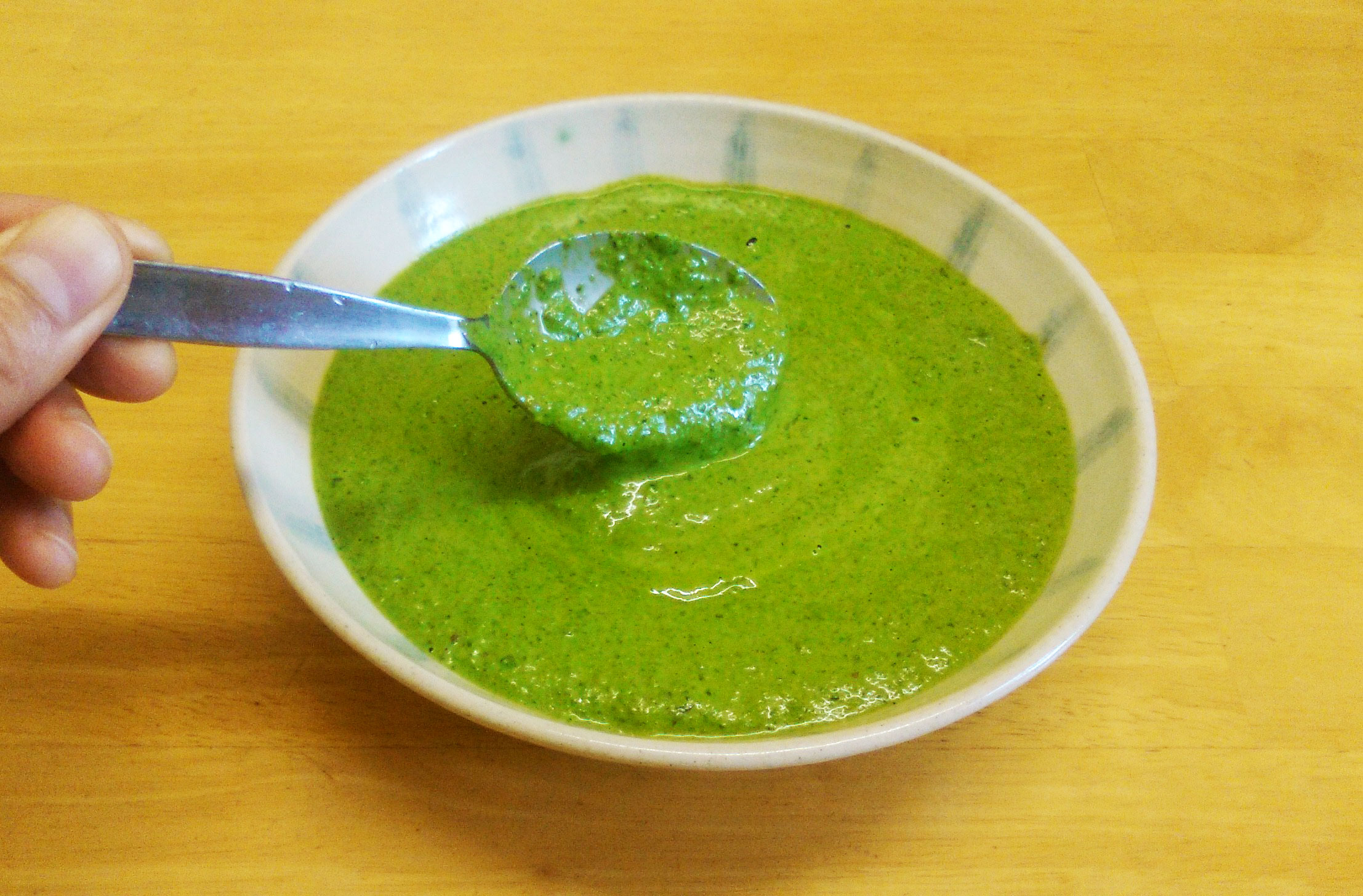 vegan spinach and basil pesto
