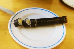 vegan classic sushi rolls - cut