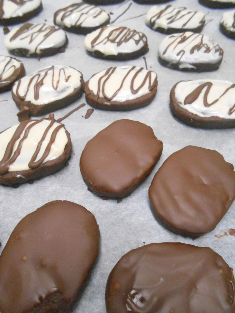 vegan chocolate shortbread cookies